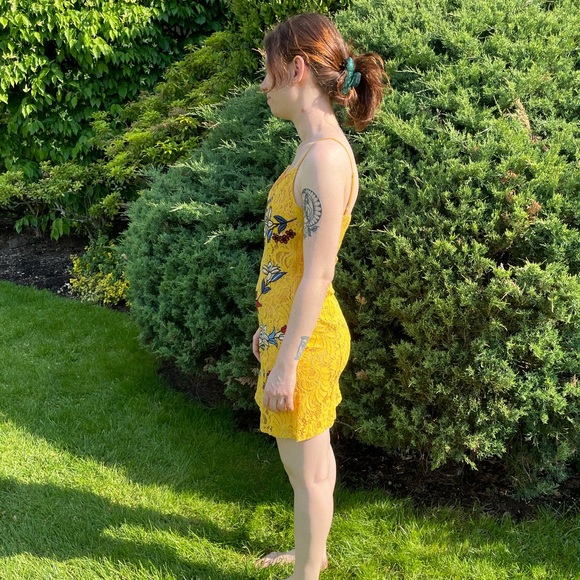 Yellow lace floral cotton summer mini sundress - Picture 2 of 4